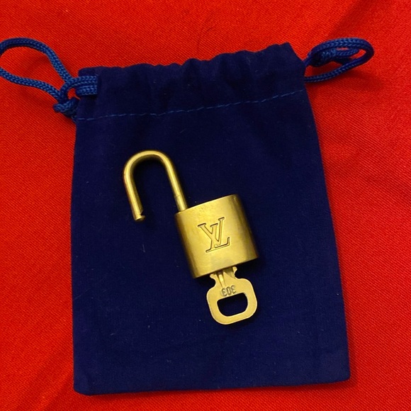 Louis Vuitton Lock & Key - Picture 4 of 4